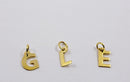Ciondolo con lettera iniziale in stampatello in oro 18 kt