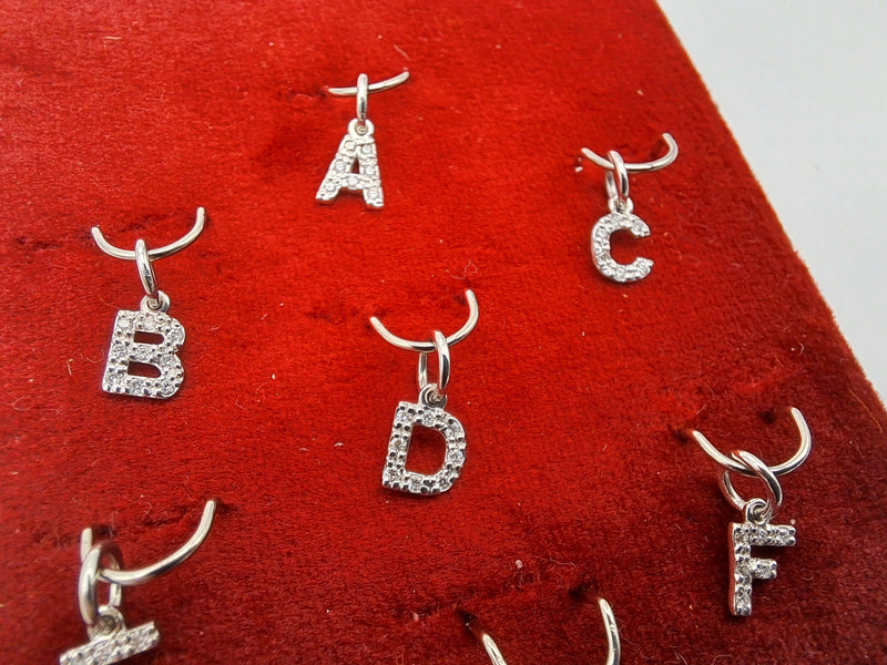 Ciondolo Iniziale Uomo In Argento 925 Con Moissanite Vera 4 Carati – Placcato Oro Bianco - Foto 2