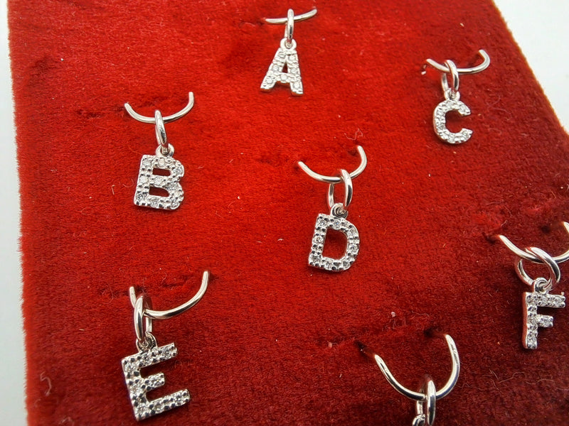 Collana con nome personalizzato Lettere baguette in zirconi con pendente Hip Hop a catena cubana da 12 mm per gioielli Hip Hop da uomo e donna 36 Collana con nome personalizzato Lettere baguette in zirconi con pendente Hip Hop a catena cubana da 12 mm per gioielli Hip Hop da uomo e donna 36