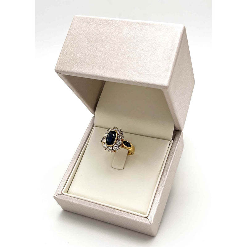 Anello Zaffiro e Diamanti in Oro 18 KT (750°°°)