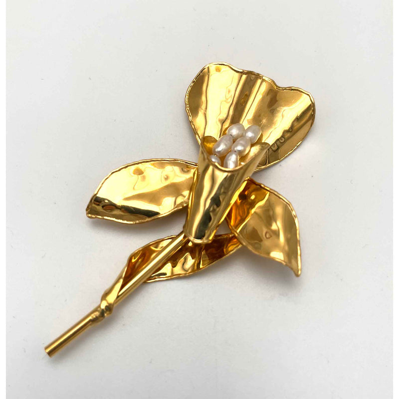 Spilla Giglio in Oro 750°°° (18 kt.) con Perle bianche